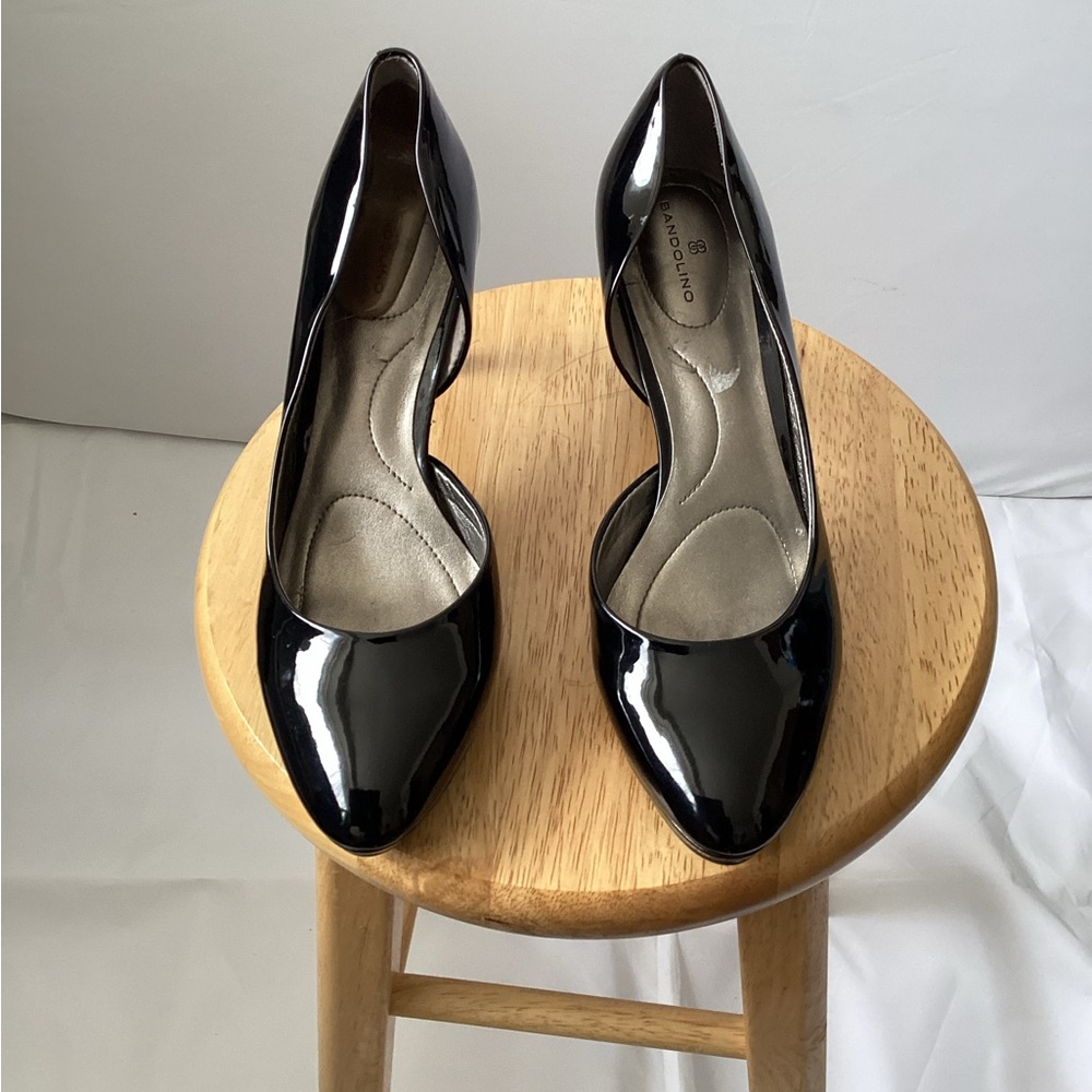 Bandalino patent leather pumps